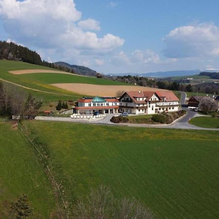 Wohlfuehl Hotel Wiesenhof Grafendorf bei Hartberg Dış mekan fotoğraf